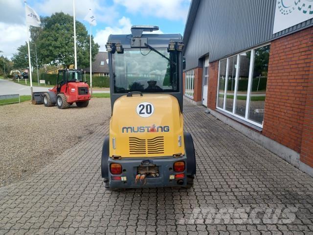 Mustang AL506 미니 로더