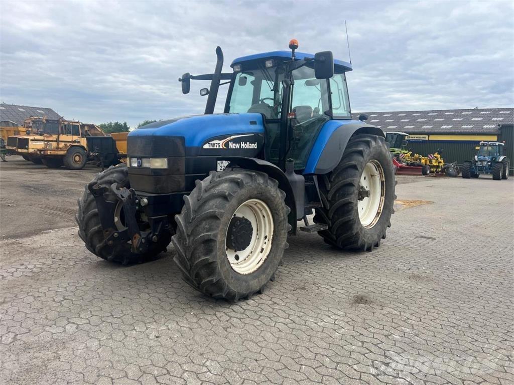 New Holland TM 175 트랙터