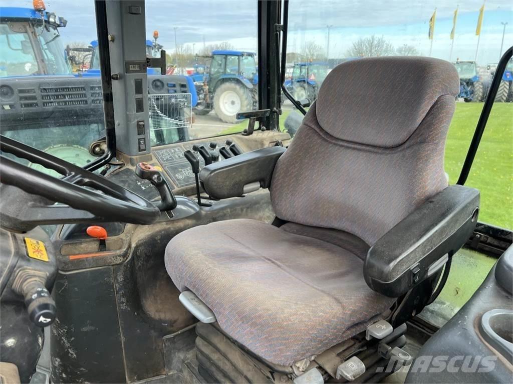 New Holland TM150 트랙터