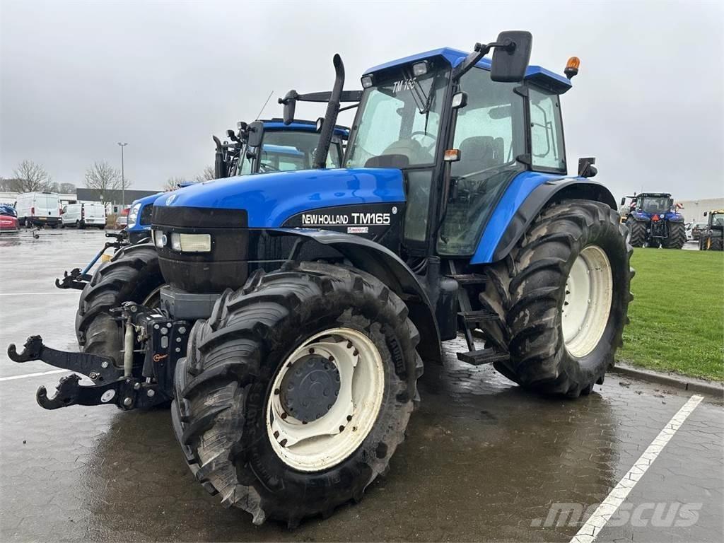 New Holland TM165 트랙터