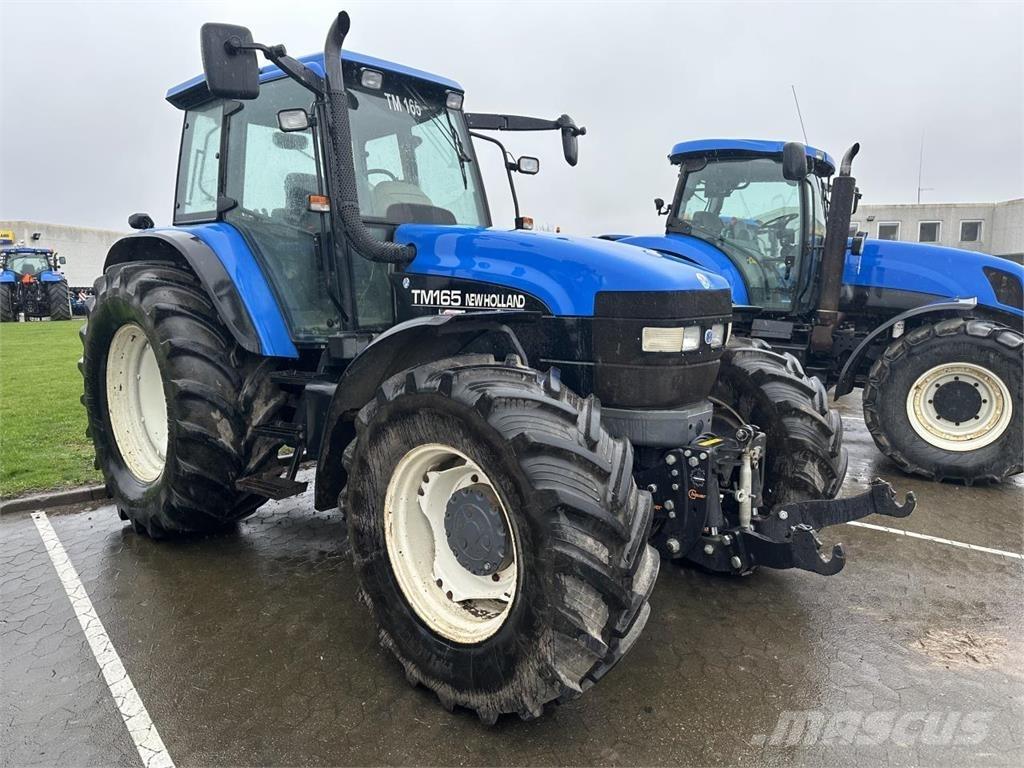New Holland TM165 트랙터