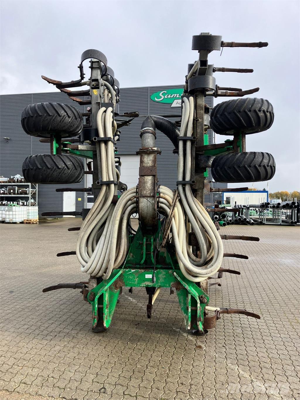 Samson CMX 8,6 스프레이어 퍼틸라이저