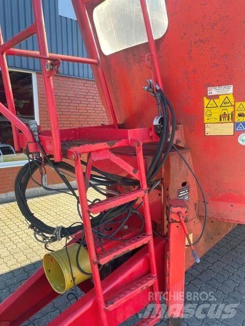 Trioliet 2400 L 로딩웨건