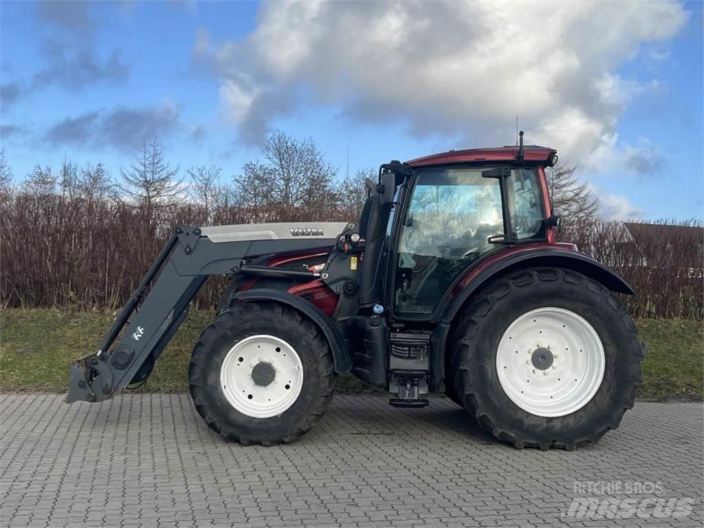 Valtra N 174 트랙터