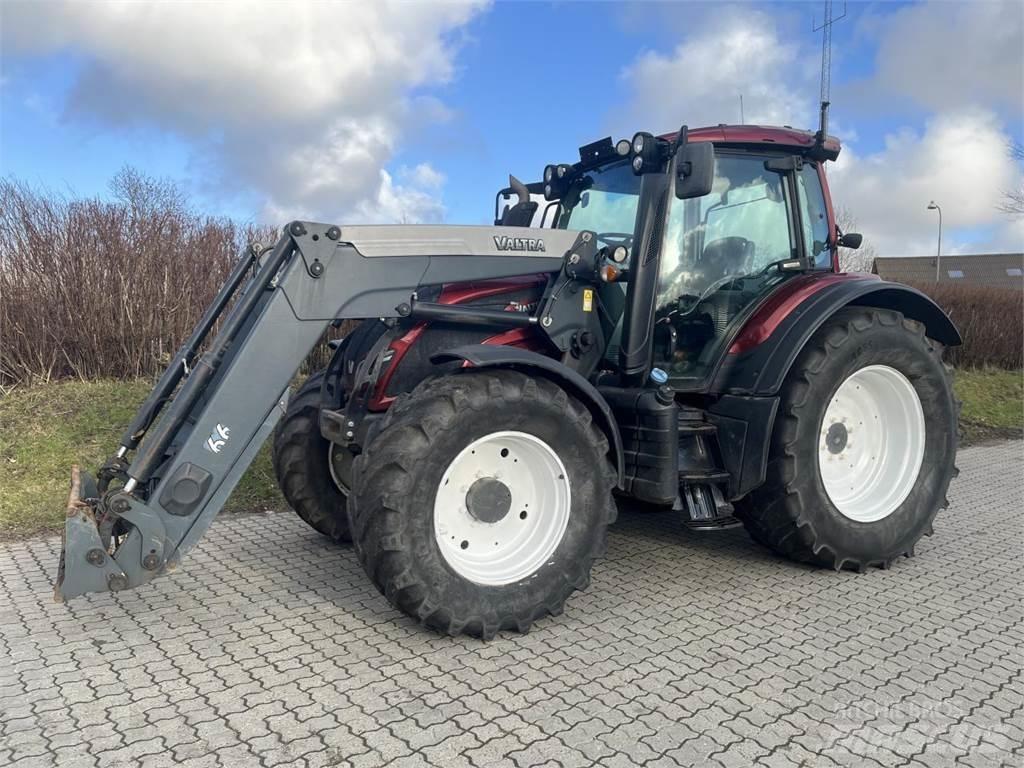 Valtra N 174 트랙터