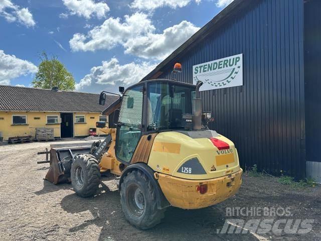 Volvo L25 B 미니 로더