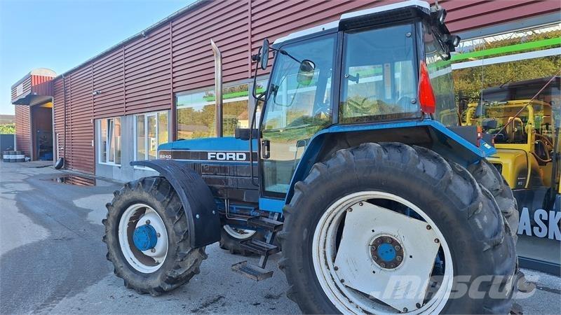 Ford 8240 트랙터