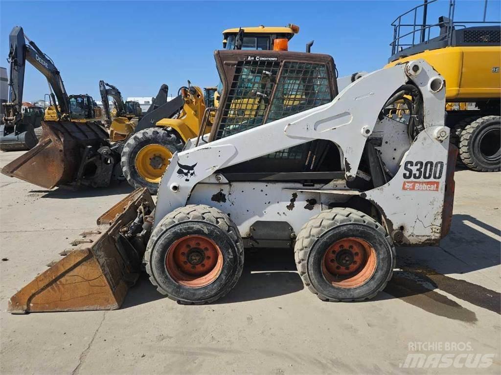 Bobcat S300  스키드로더