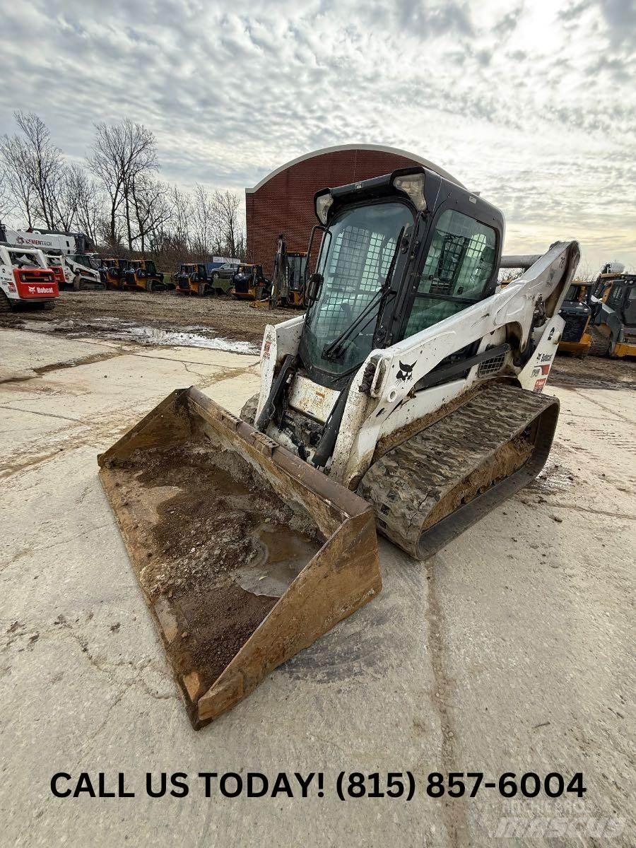 Bobcat T740 미니 로더