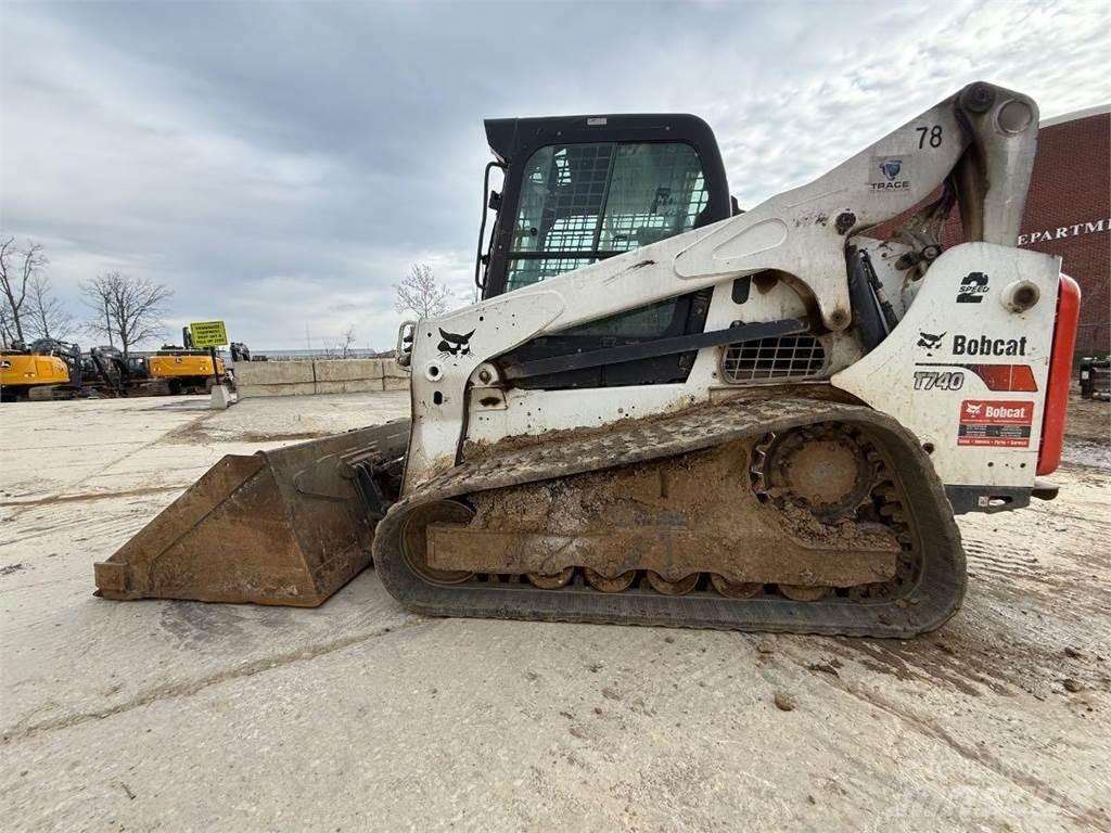 Bobcat T740 미니 로더