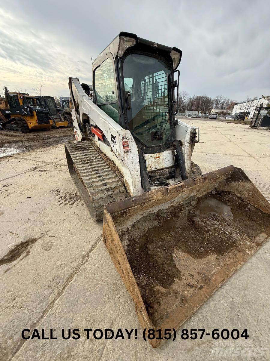 Bobcat T740 미니 로더