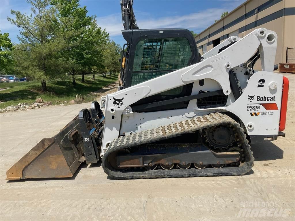 Bobcat T740 미니 로더