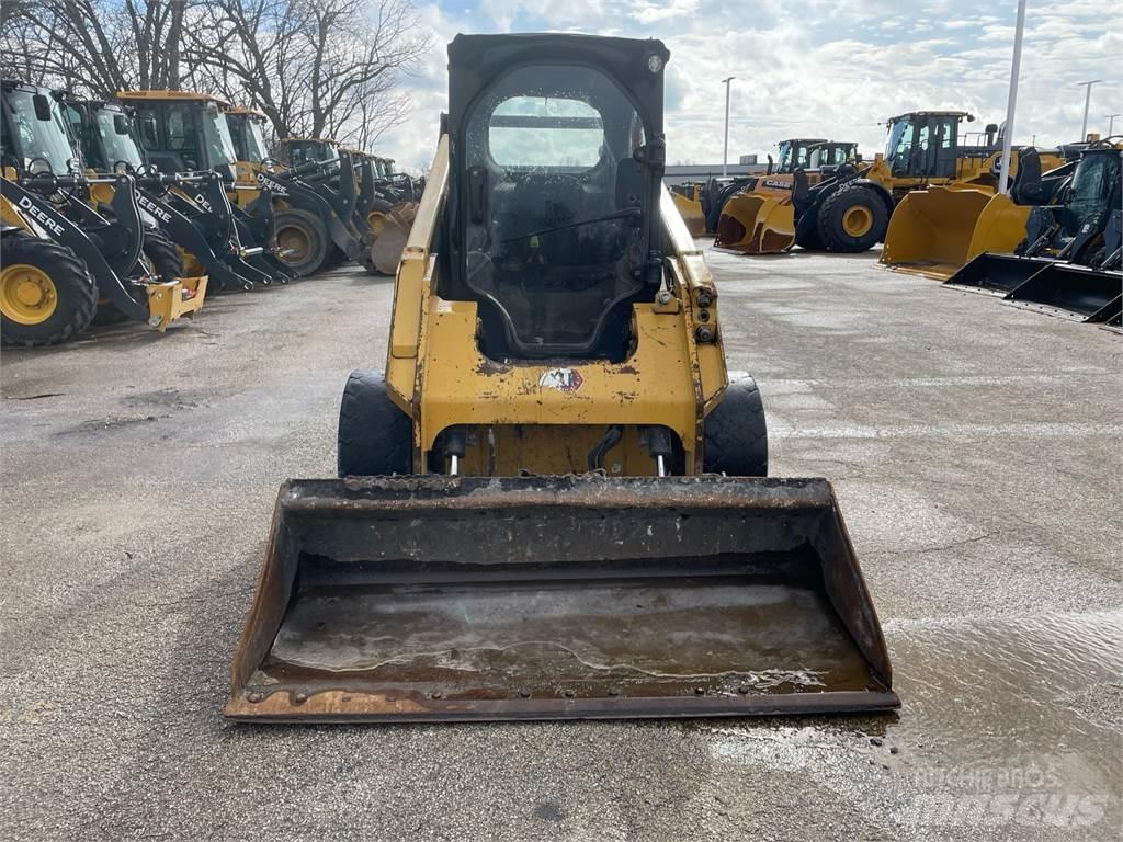CAT 262D3  스키드로더