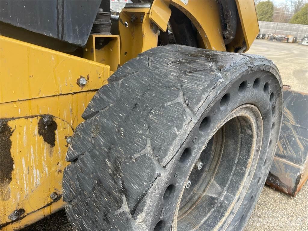 CAT 262D3  스키드로더