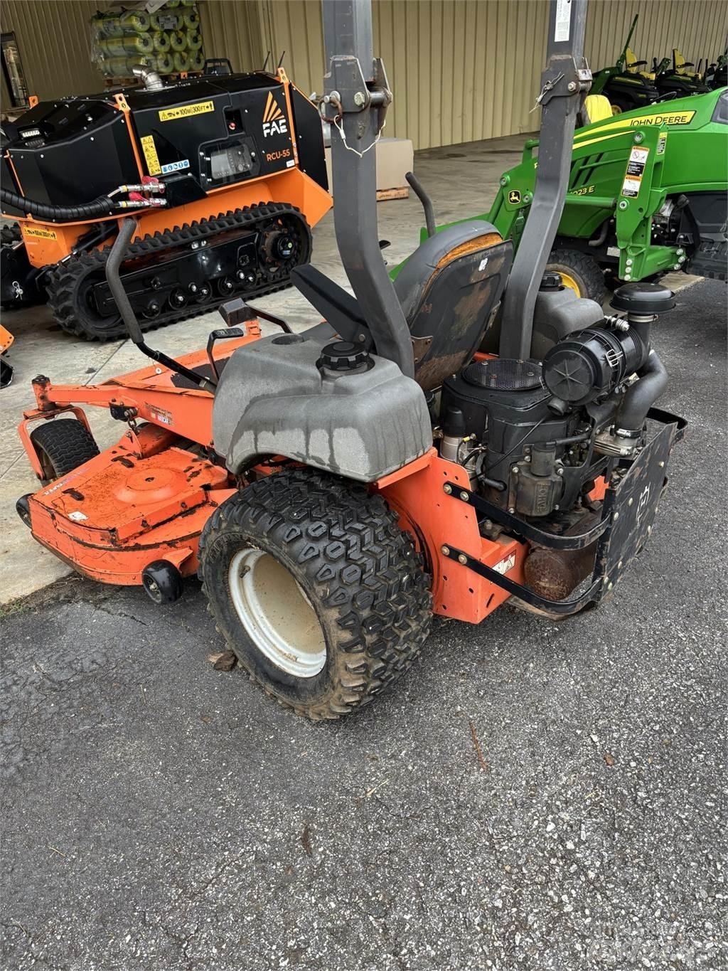 Husqvarna Z6127 회전식 잔디깎기