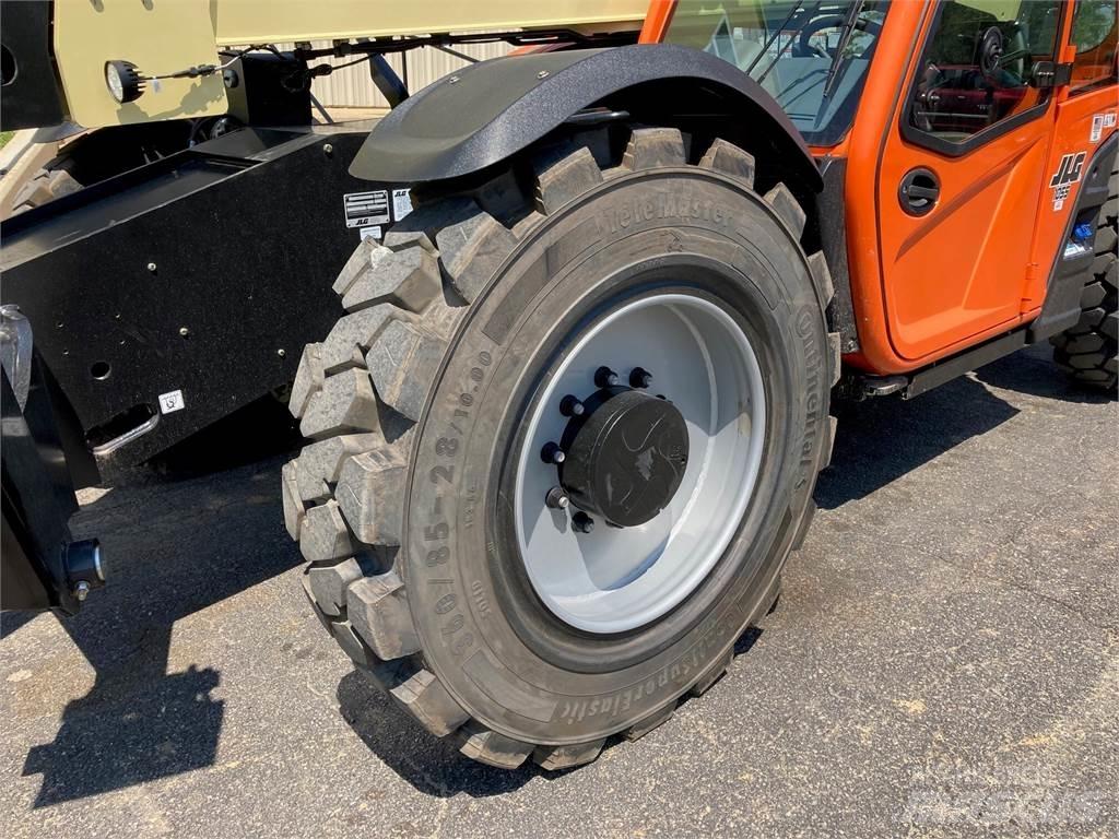 JLG 1055 텔러 핸들러