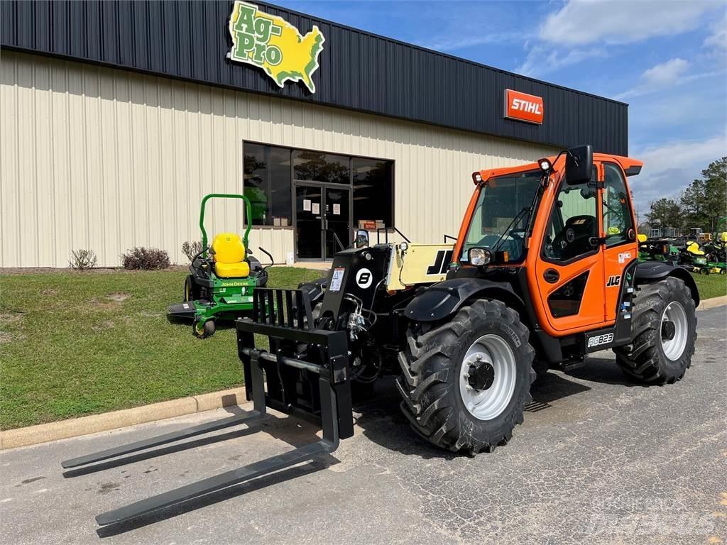 JLG 823 텔러 핸들러