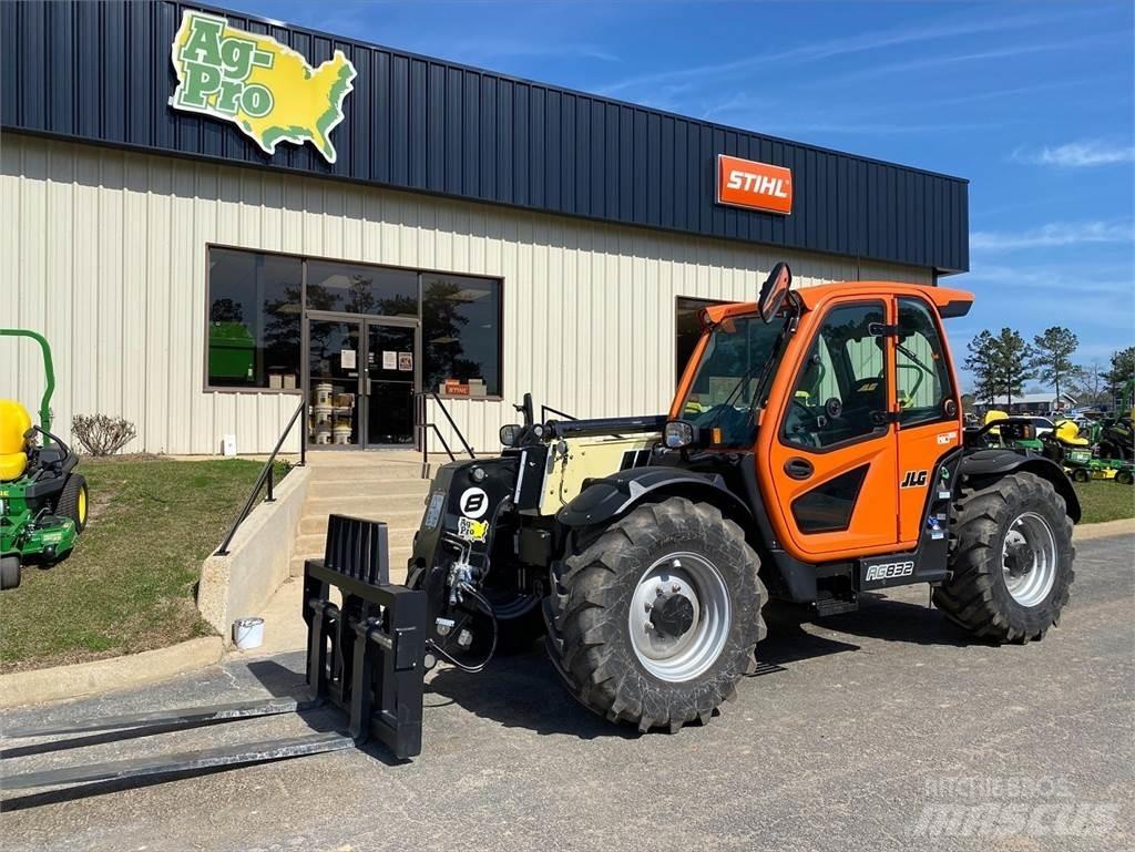 JLG 832 텔러 핸들러