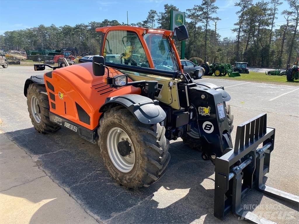 JLG 832 텔러 핸들러