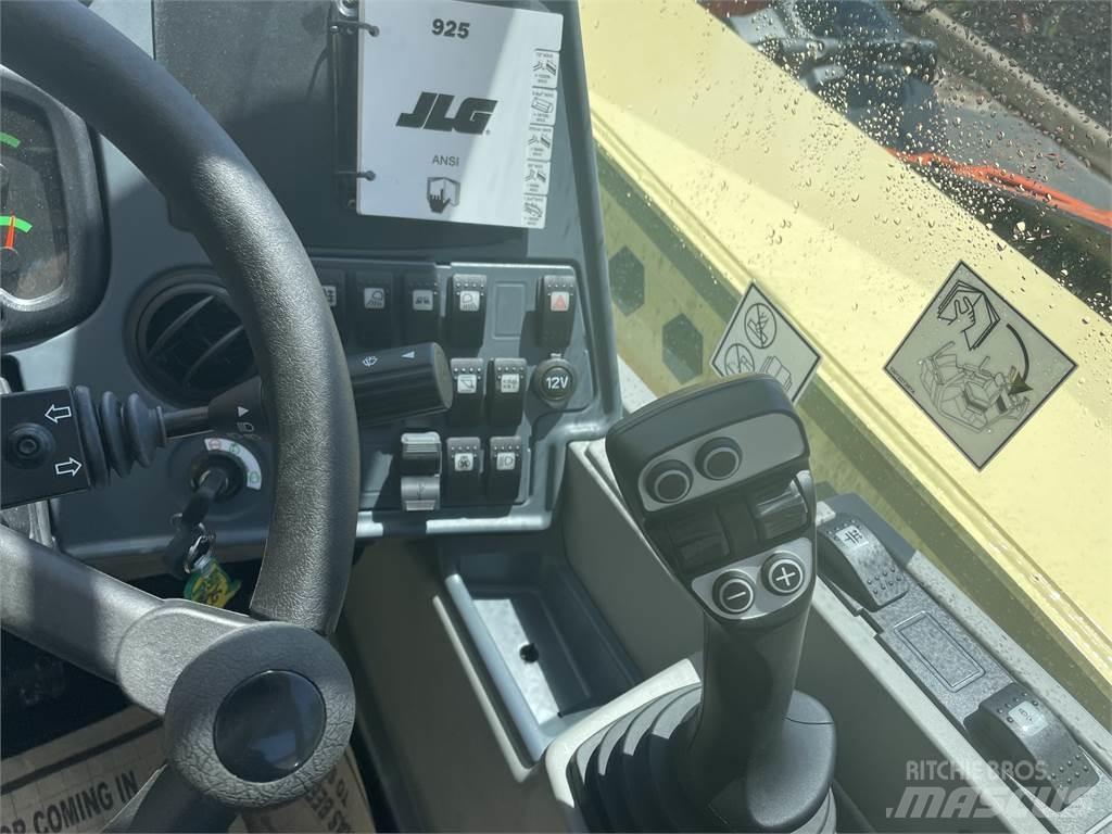 JLG 925 텔러 핸들러