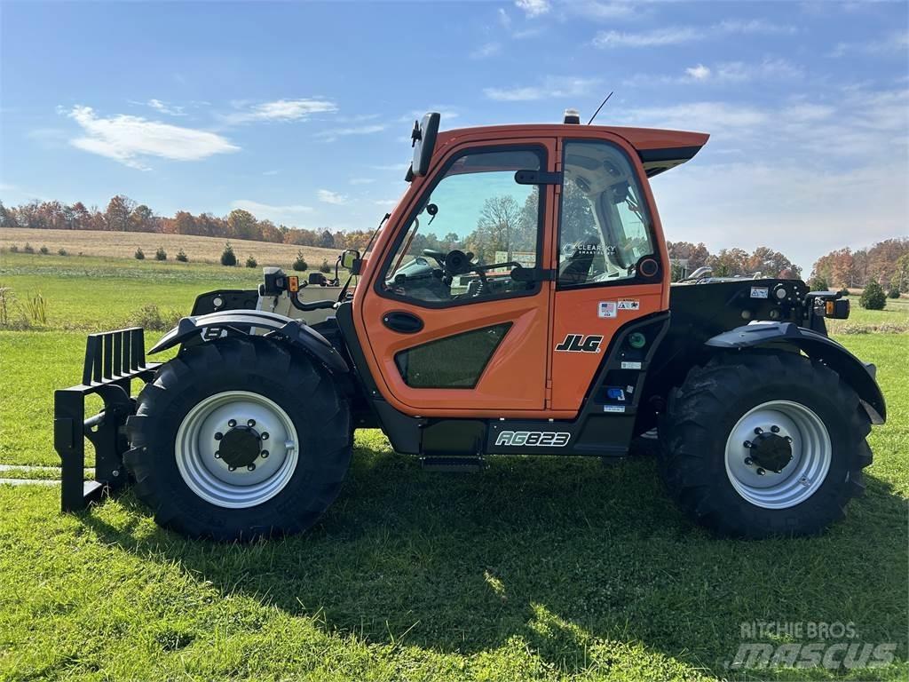 JLG AG823 텔러 핸들러