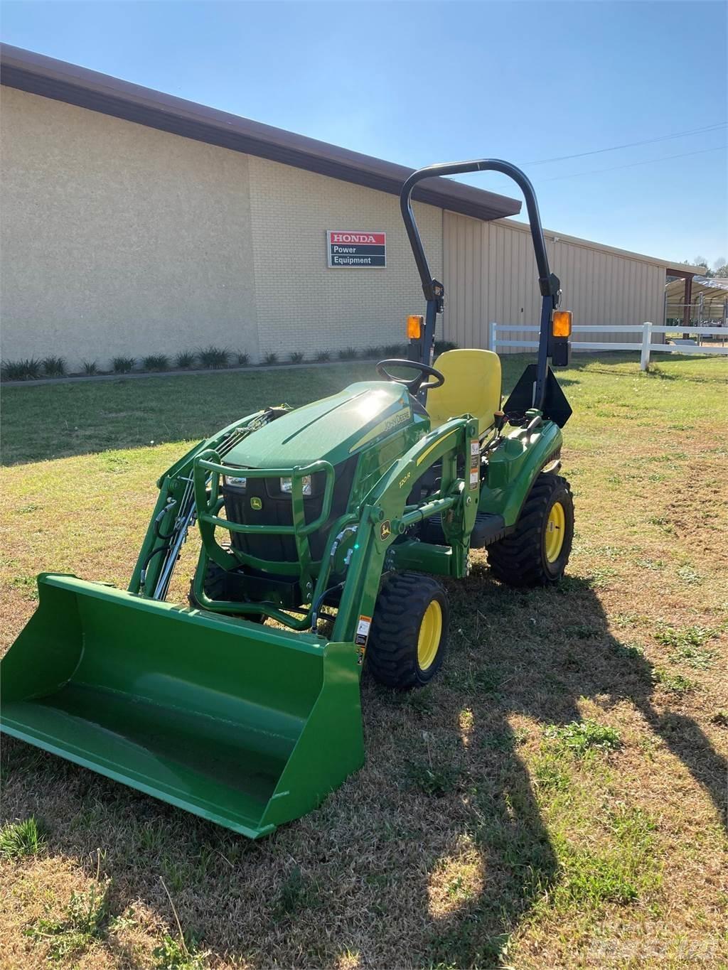 John Deere 1023E 소형 트랙터