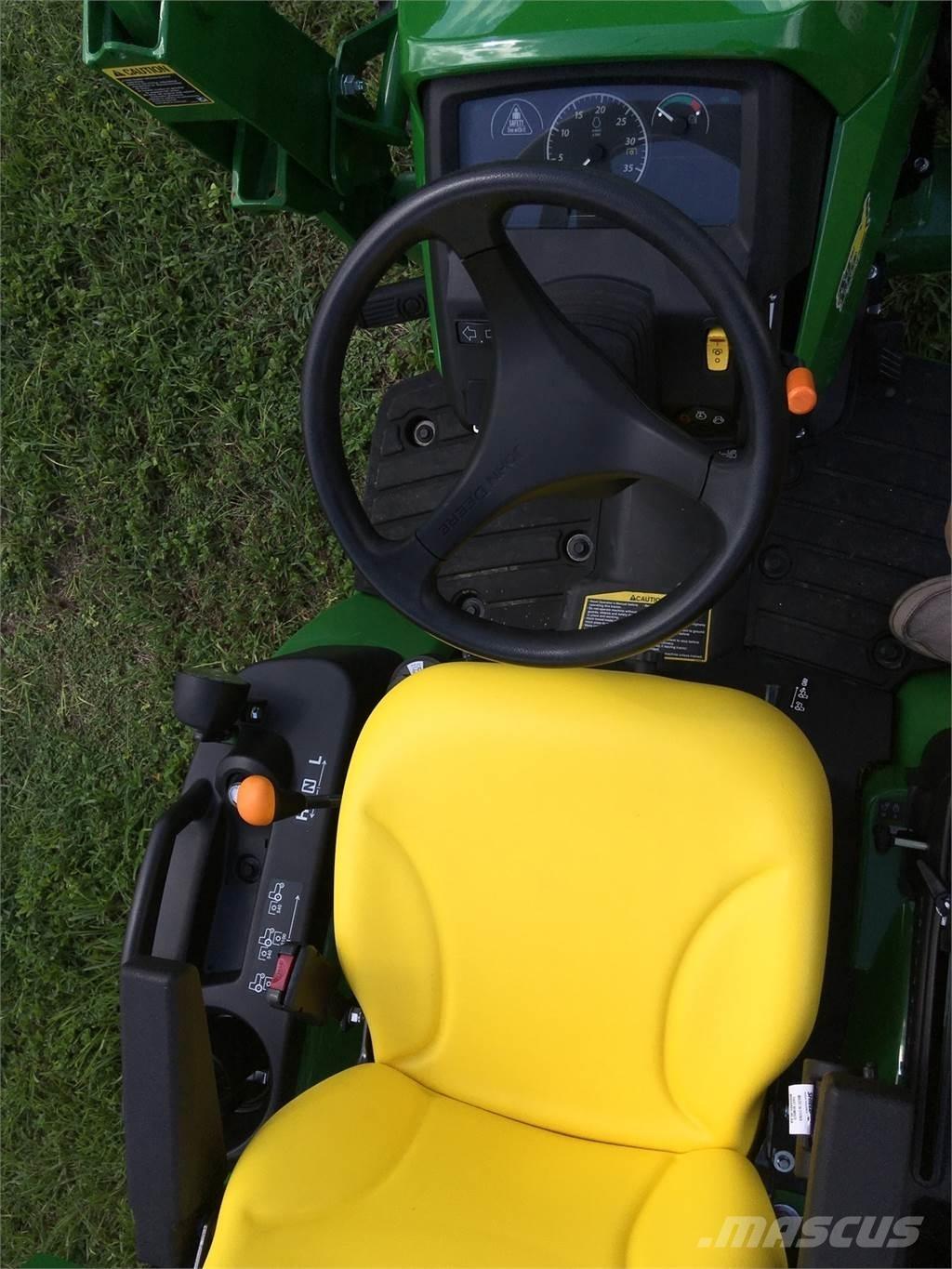 John Deere 1025R 소형 트랙터