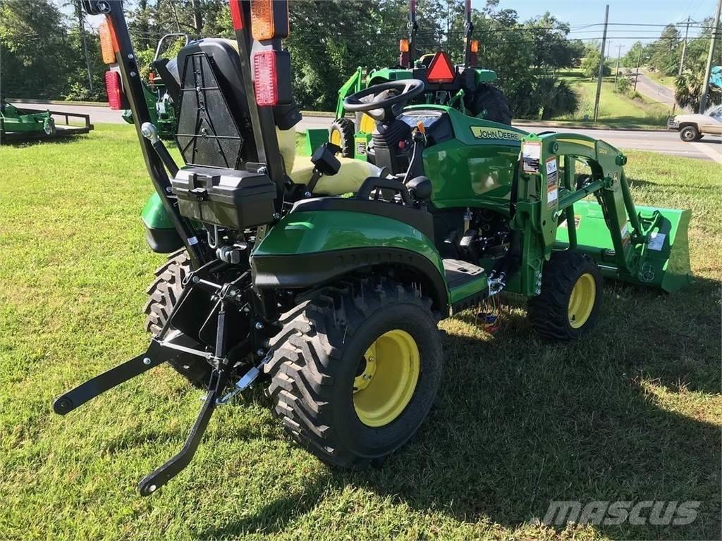 John Deere 1025R 소형 트랙터