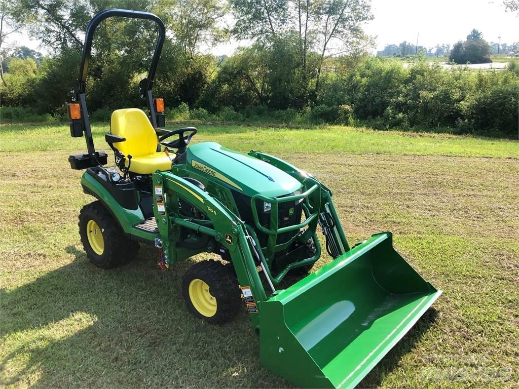 John Deere 1025R 소형 트랙터