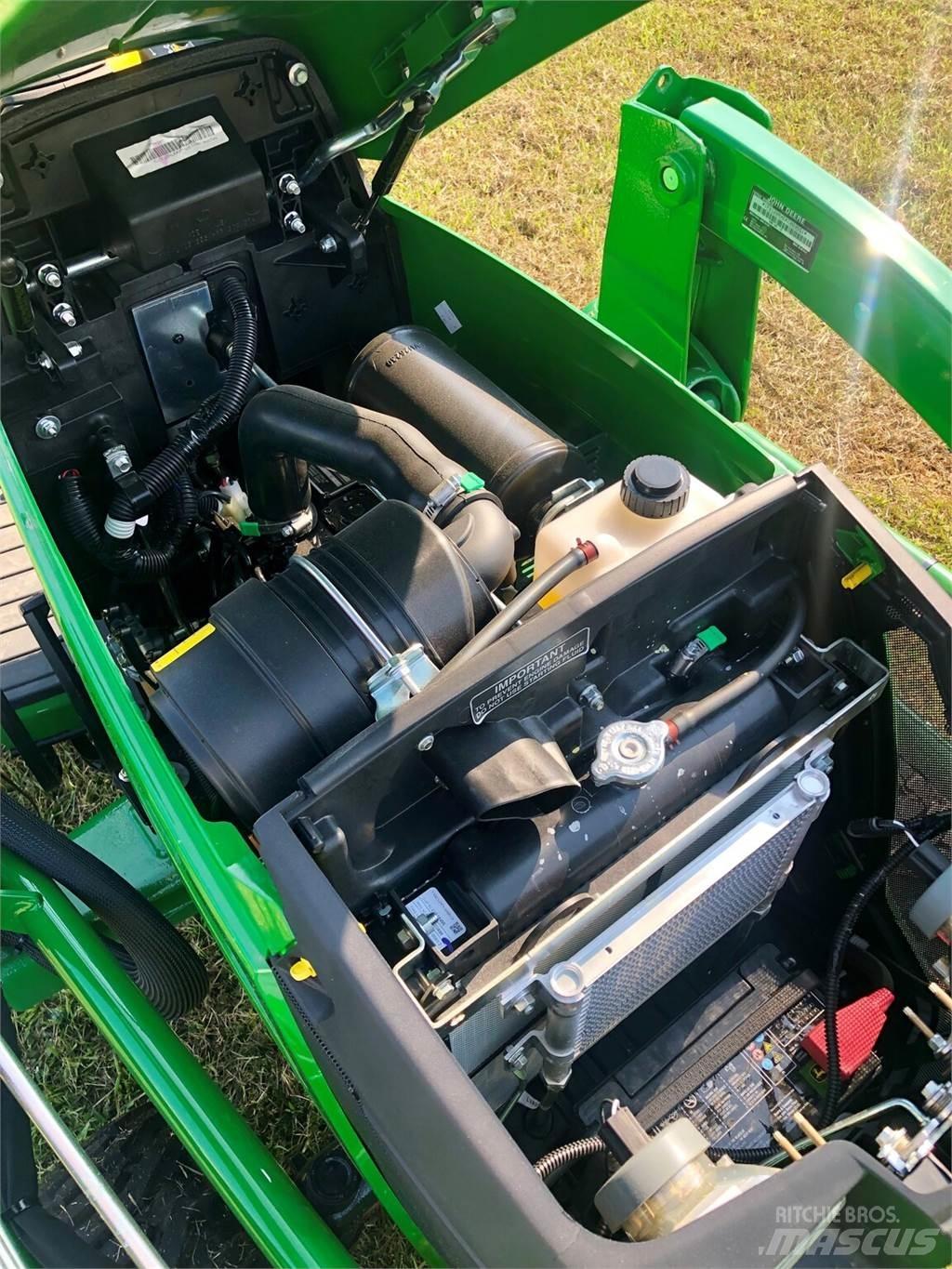 John Deere 1025R 소형 트랙터