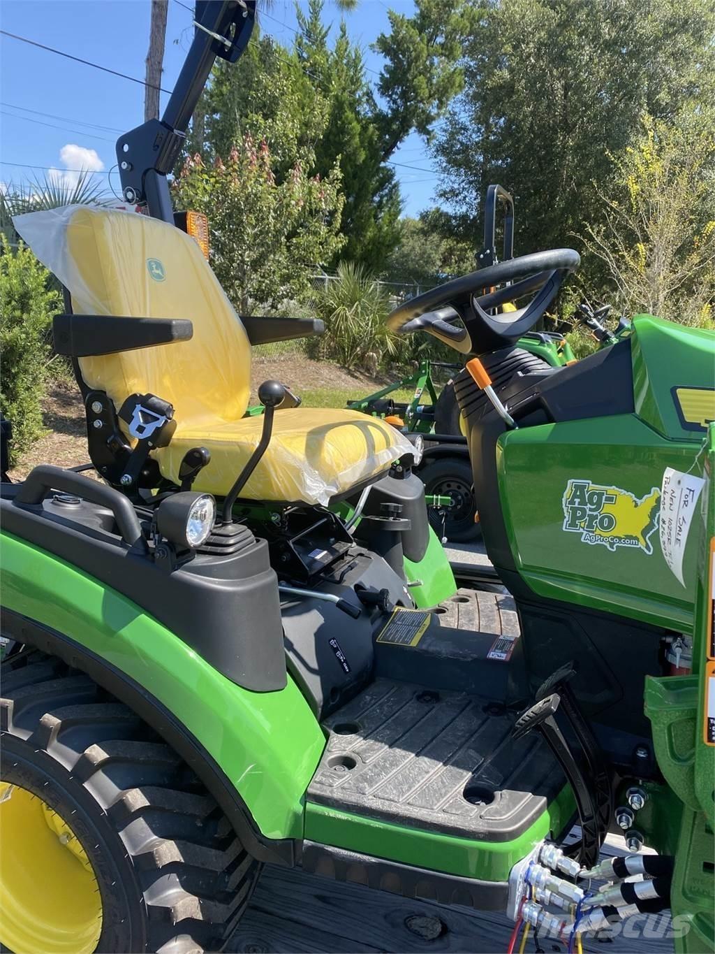 John Deere 1025R 소형 트랙터