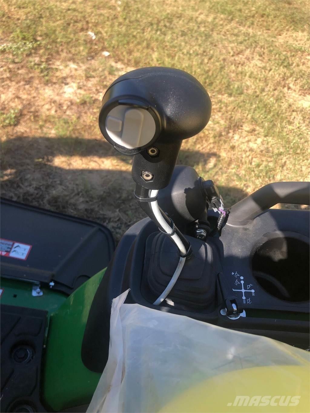 John Deere 1025R 소형 트랙터