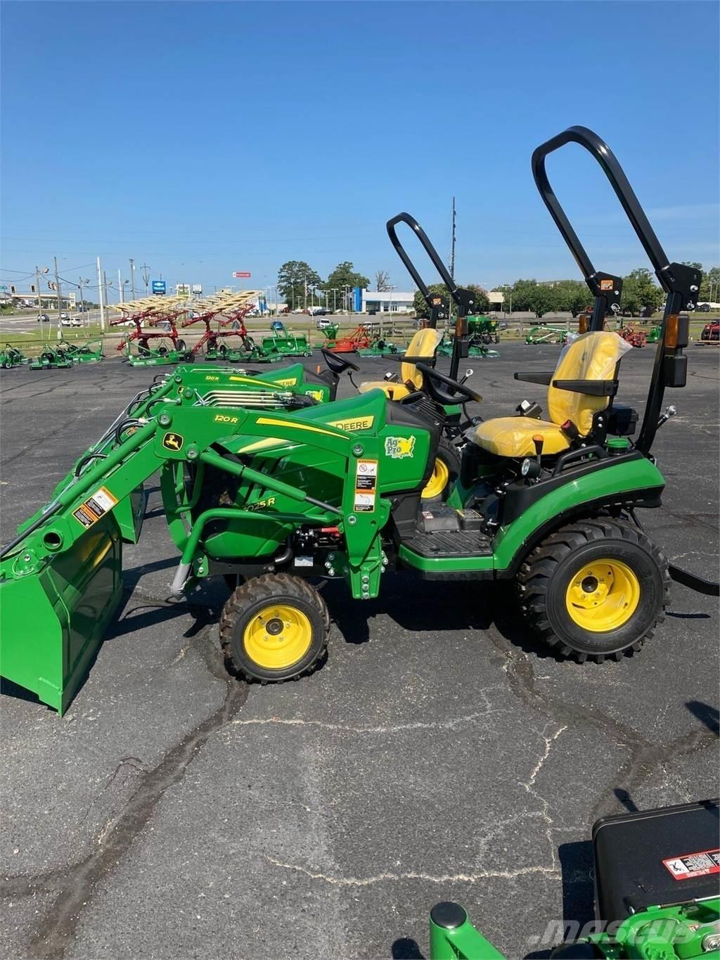 John Deere 1025R 소형 트랙터