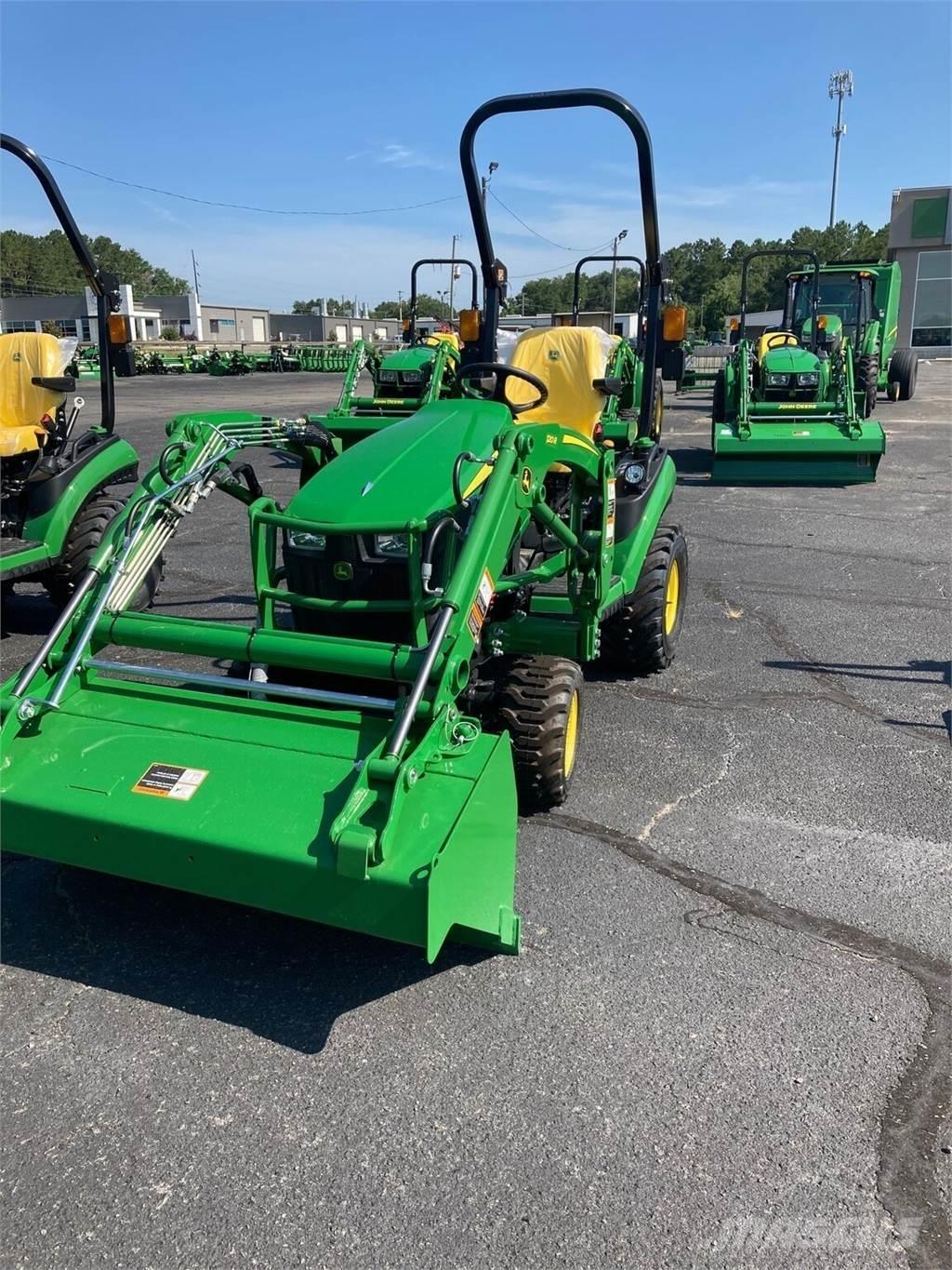 John Deere 1025R 소형 트랙터