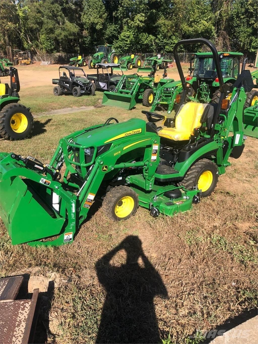 John Deere 1025R 소형 트랙터