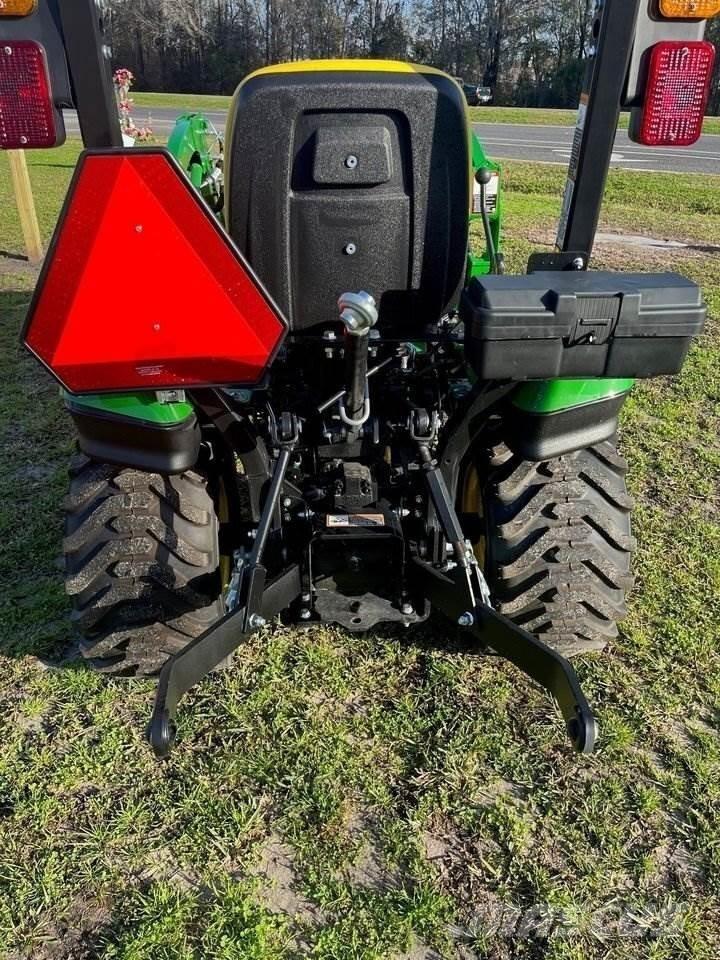 John Deere 1025R 소형 트랙터