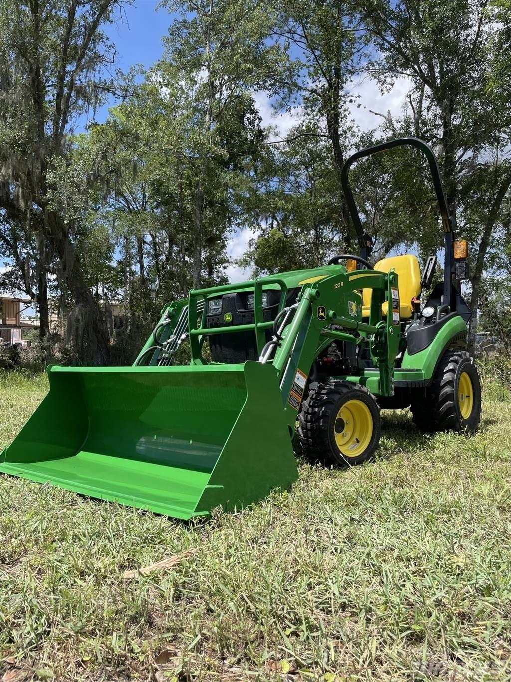 John Deere 1025R 소형 트랙터