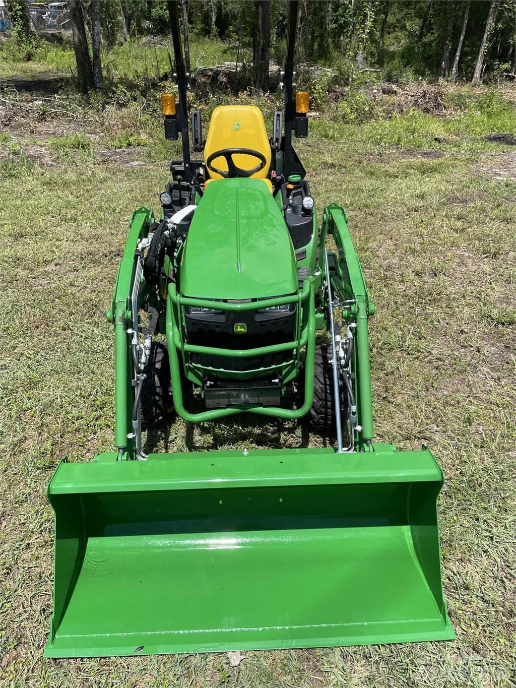 John Deere 1025R 소형 트랙터