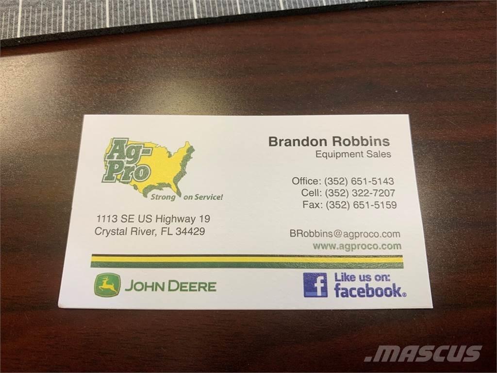 John Deere 2025R 소형 트랙터
