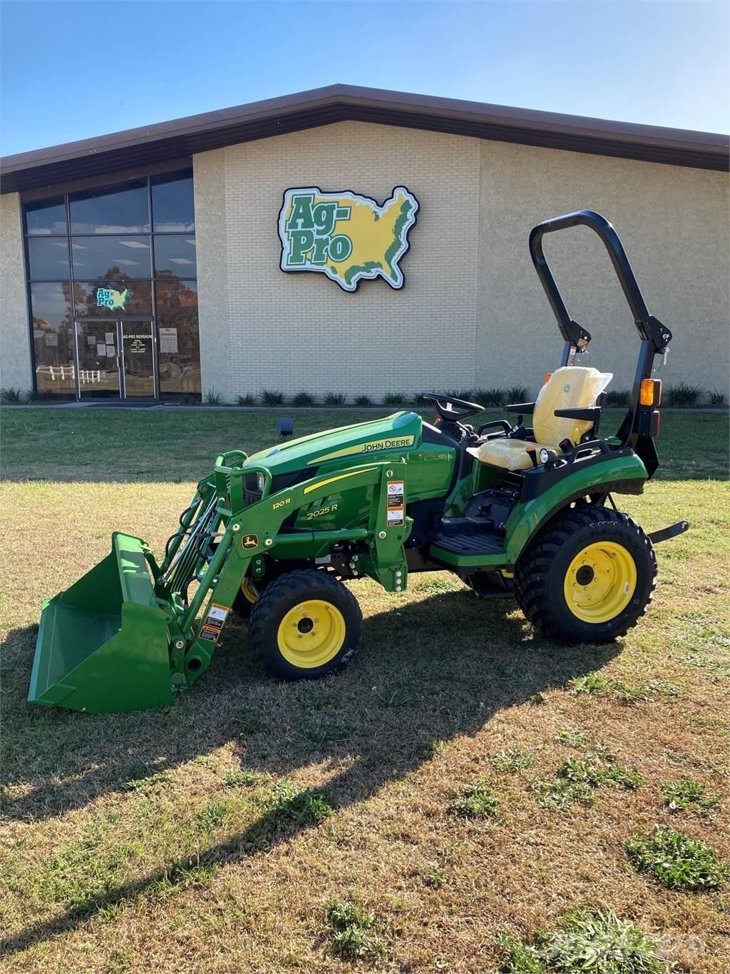 John Deere 2025R 소형 트랙터