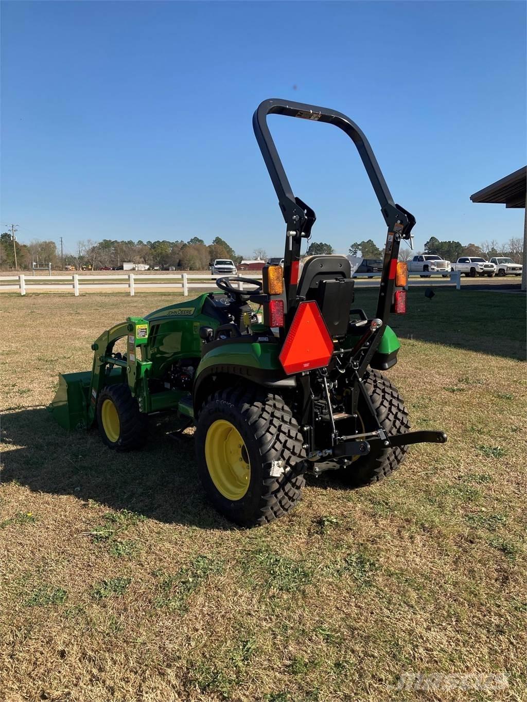 John Deere 2025R 소형 트랙터