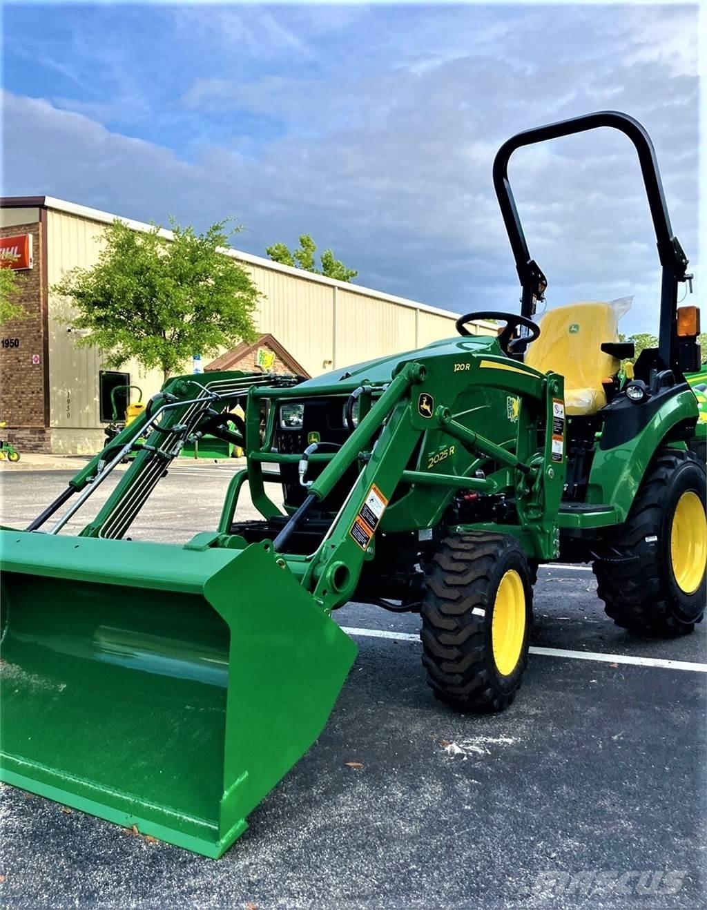 John Deere 2025R 소형 트랙터