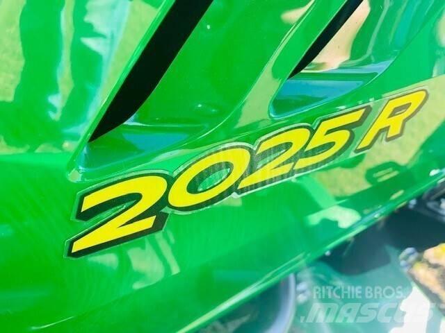 John Deere 2025R 소형 트랙터