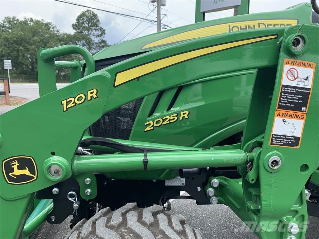 John Deere 2025R 소형 트랙터