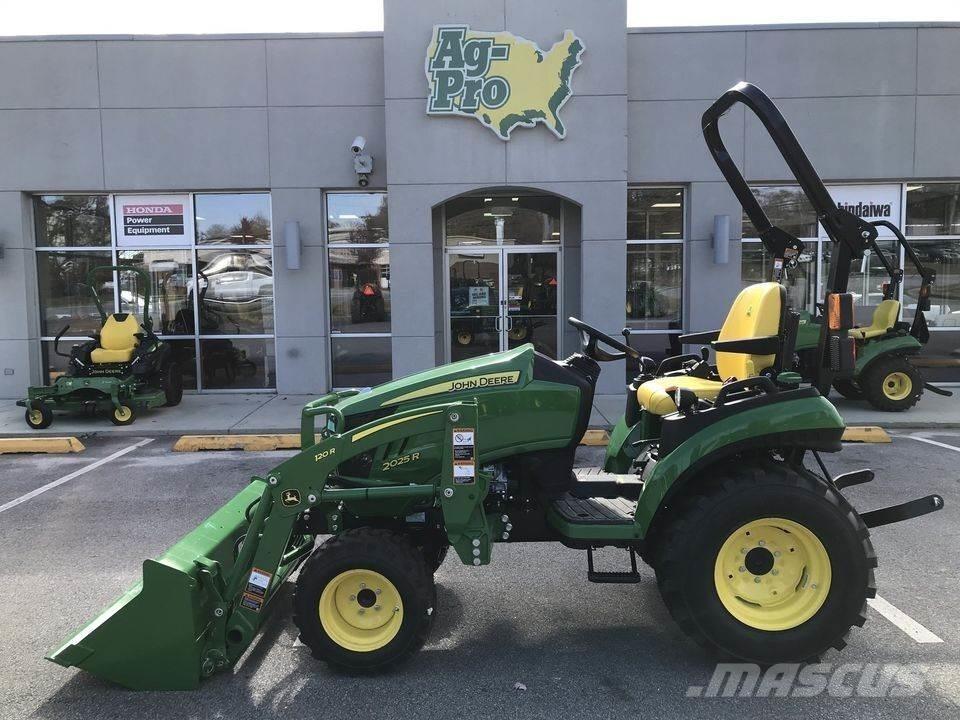John Deere 2025R 소형 트랙터