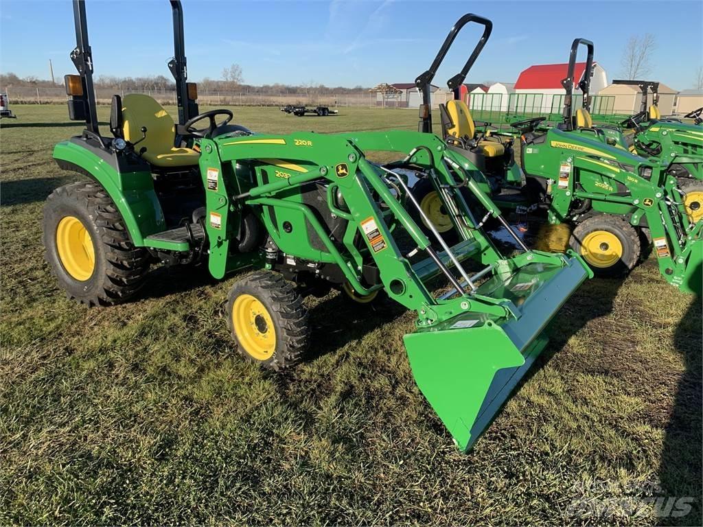 John Deere 2032R 소형 트랙터