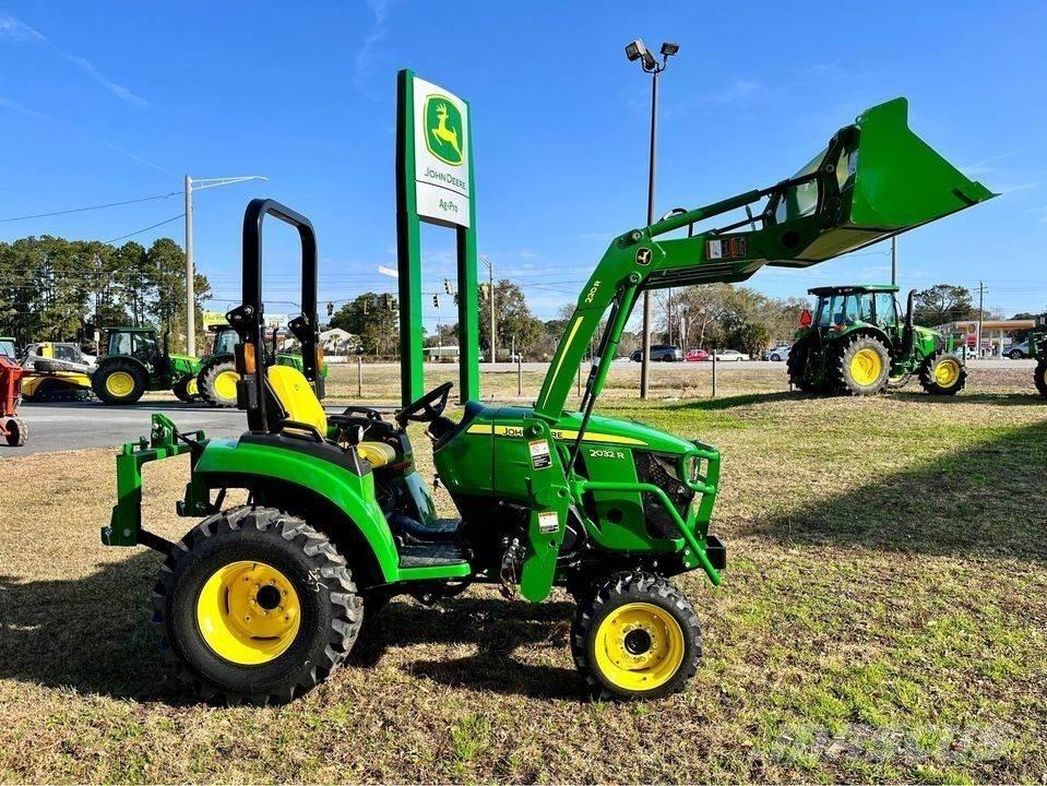 John Deere 2032R 소형 트랙터