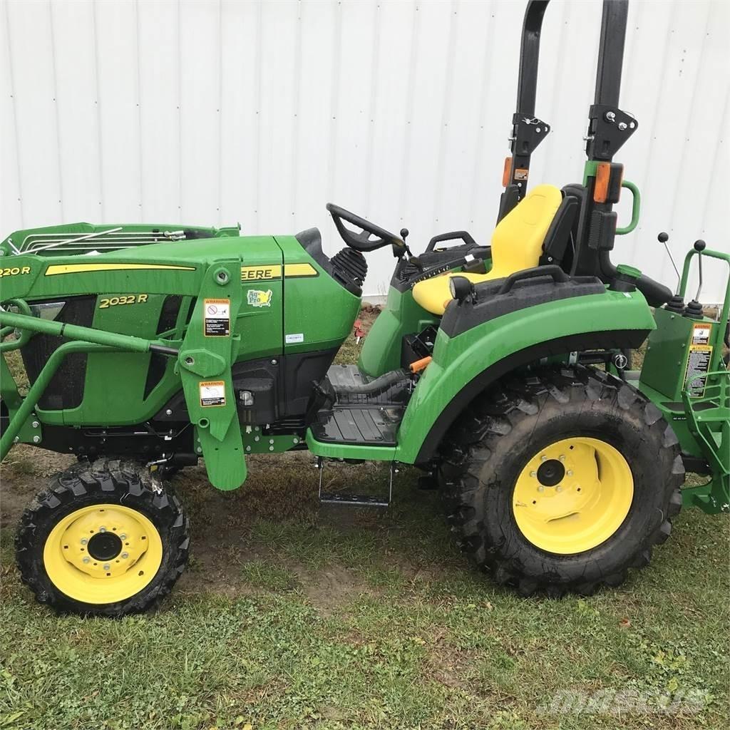 John Deere 2032R 소형 트랙터