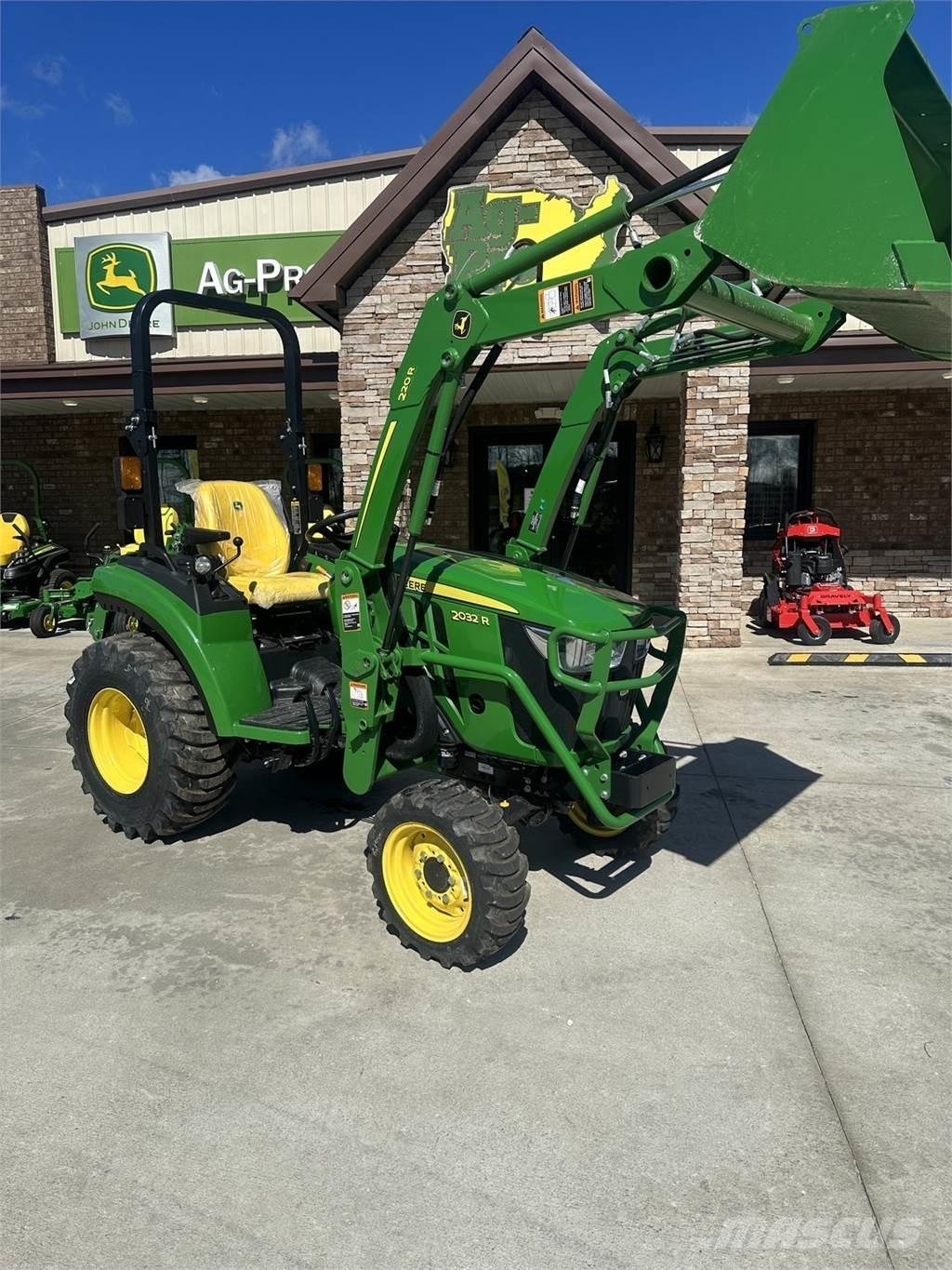 John Deere 2032R 소형 트랙터