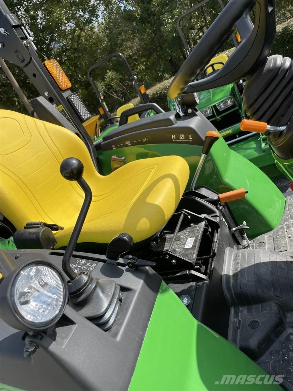 John Deere 2038R 소형 트랙터